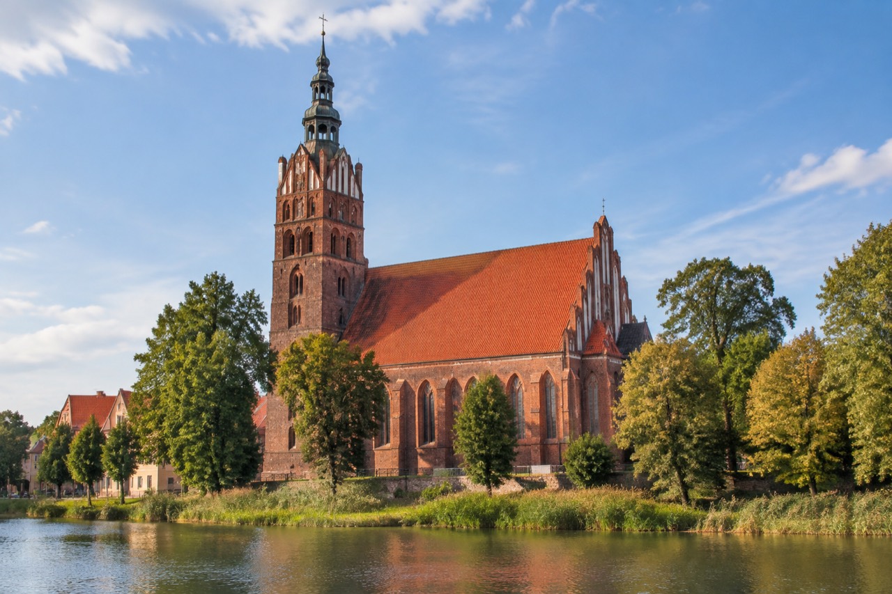 Kościół parafialny pw. Świętych Apostołów Piotra i Pawła - grafika poglądowa